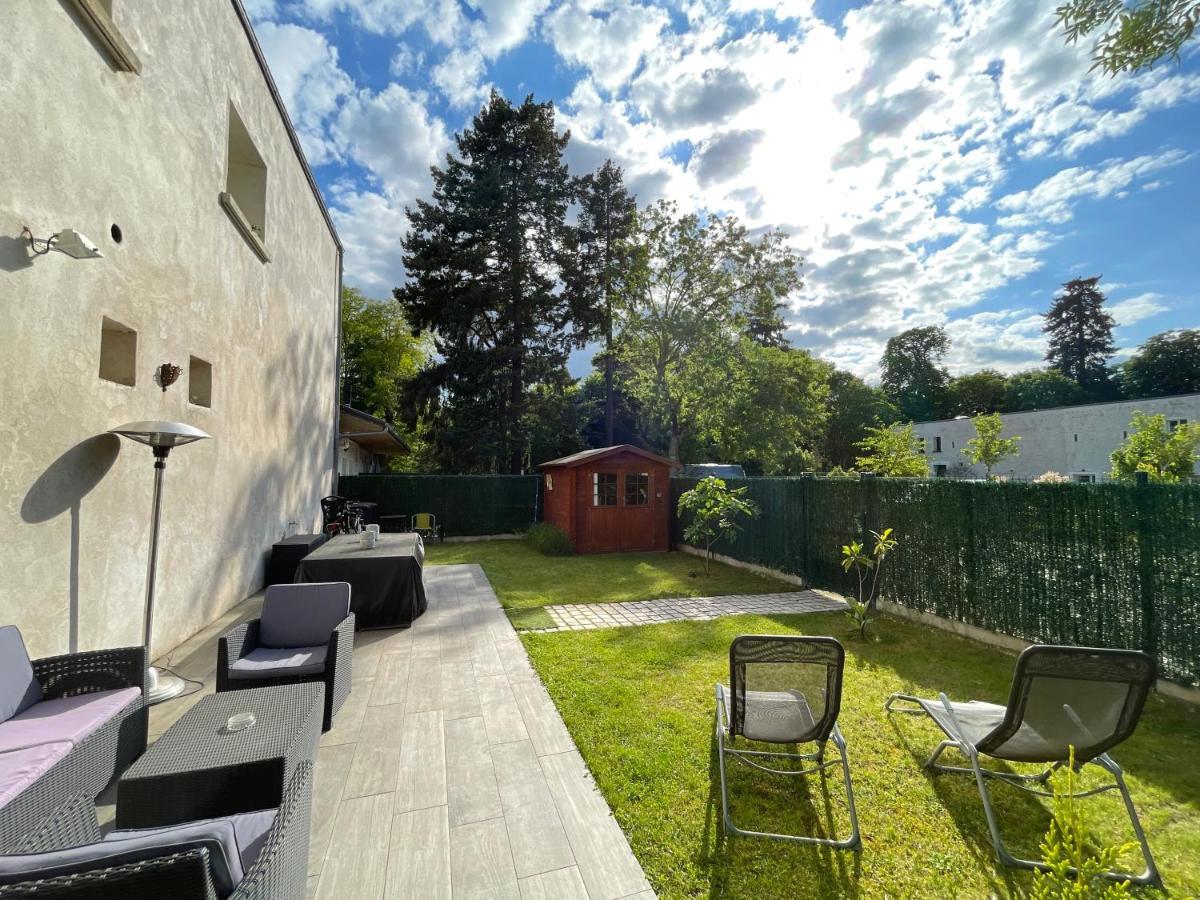 maison avec vue sur le chateau des Hautes Montées Orléans Esterno foto