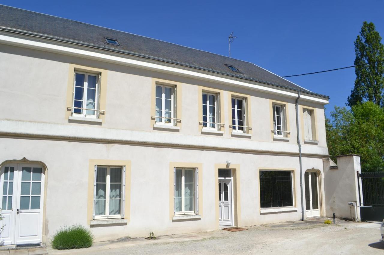 maison avec vue sur le chateau des Hautes Montées Orléans Esterno foto